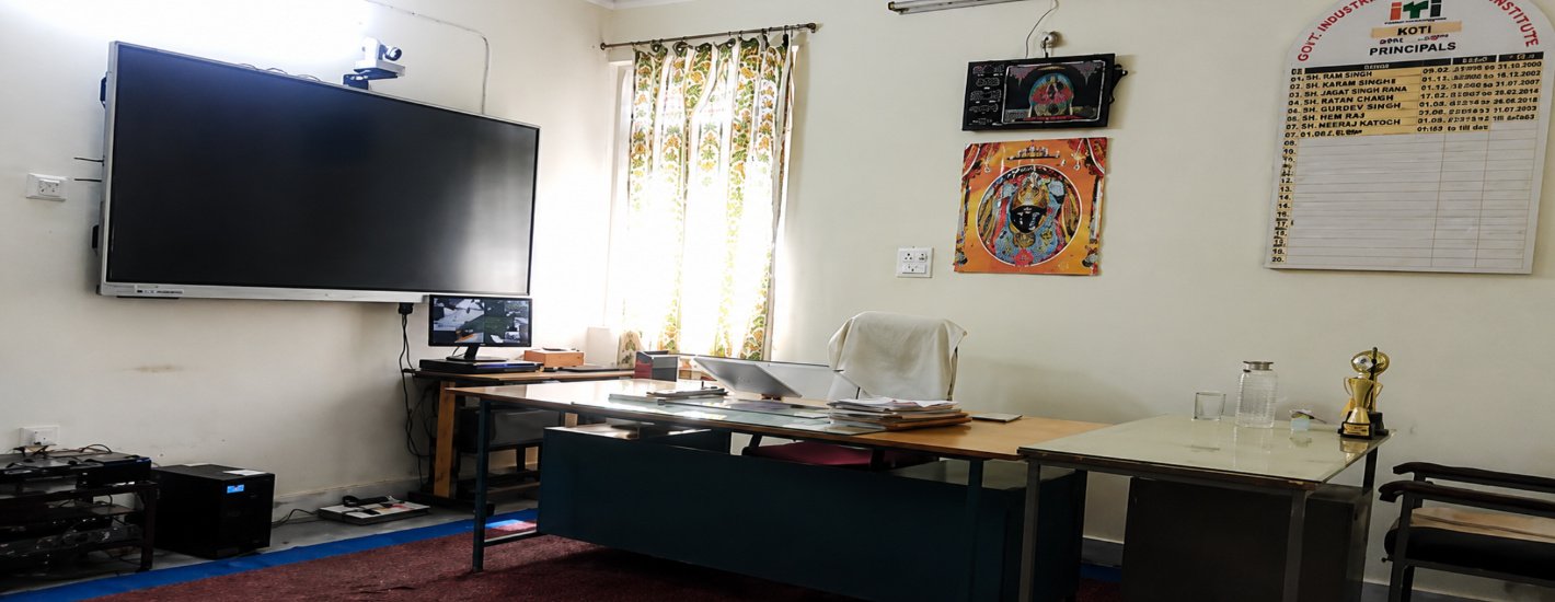 PRINCIPAL DESK